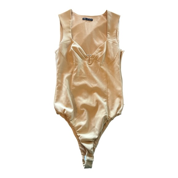 ZARA Yellow Bodysuit Sweetheart Neckline Side Zip Sz M NWOT Plunge Metal Piece - Picture 3 of 8
